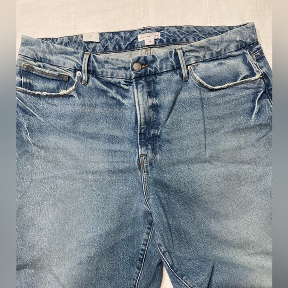 Good American Faded Classic Ankle Jeans - Picture 3 of 5